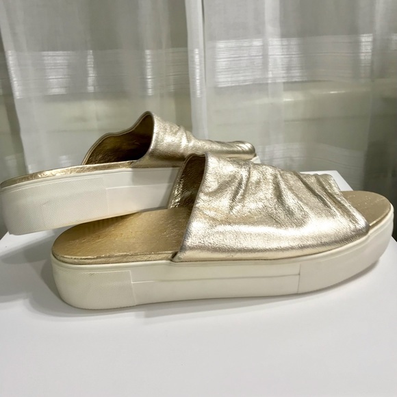 J SLIDES platform sneaker slides, size 7.5, gold - Picture 3 of 9